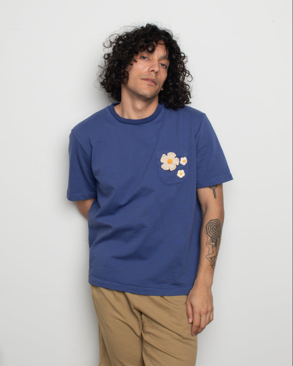 Crochet Flower Tee (3 Flower) - Navy