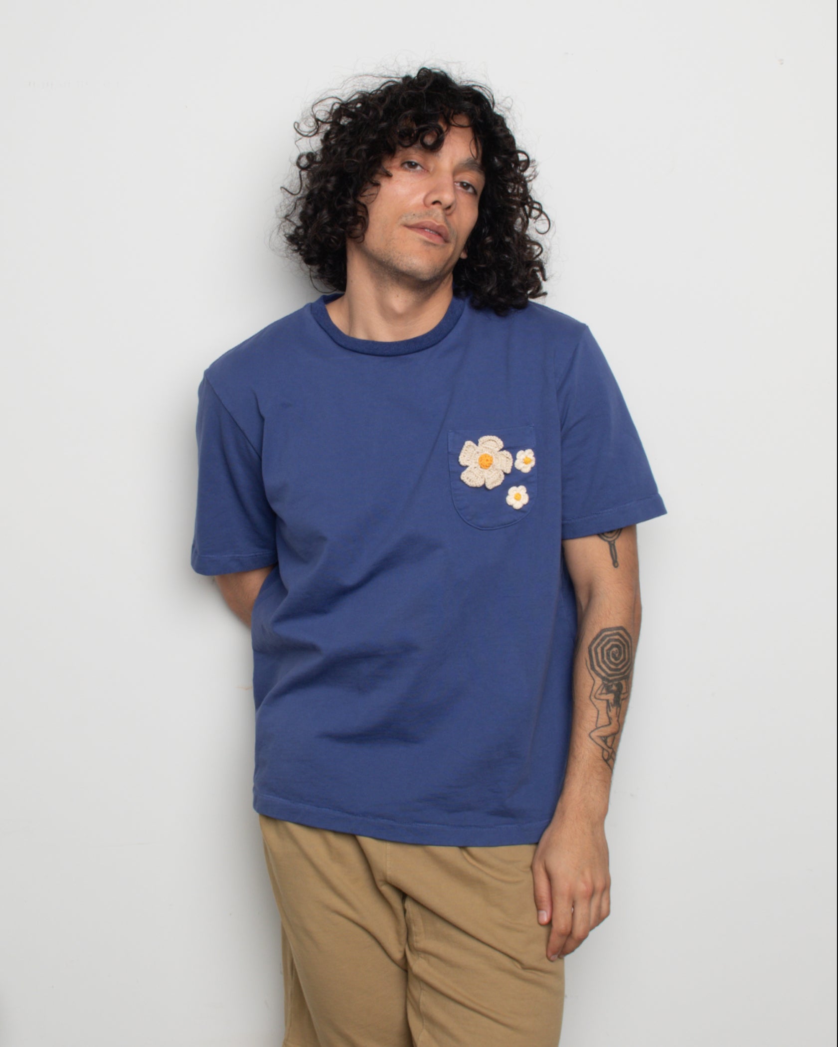Crochet Flower Tee (3 Flower) - Navy