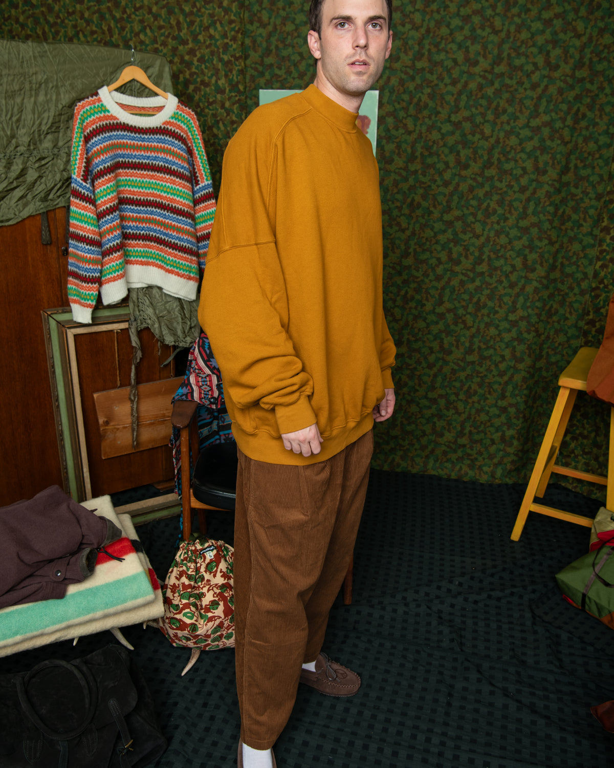 SUPER RUSSEL MOCK NECK SWEATSHIRT